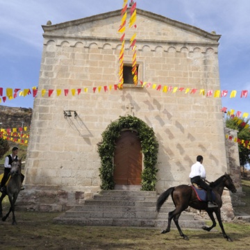 Chiesa campestre di San Maurizio nel giorno della festa dedicata al santo (foto di Rossella Fadda)