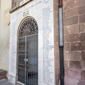 Chiesa di San Francesco, monumento ai caduti (foto di Angelo Marras)