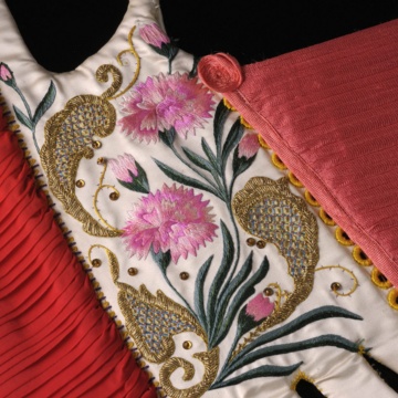 Traditional clothing: the corset (photo Rossella Fadda)
